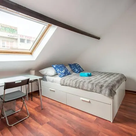 Cozy Loft In The Heart Of *
